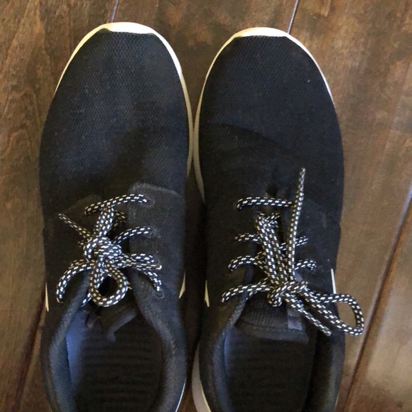 Women’s Nike Roshe One - Picture 4 of 4